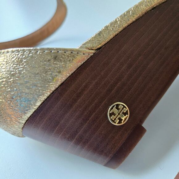 Tory Burch NEW Savannah Wedge Cracked Gold Leather Sandal Womens Size 9.5 NWOT - Picture 13 of 15